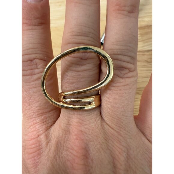 Gold Tone Spiral Wrap Statement Ring Size 7.5 - Picture 5 of 10